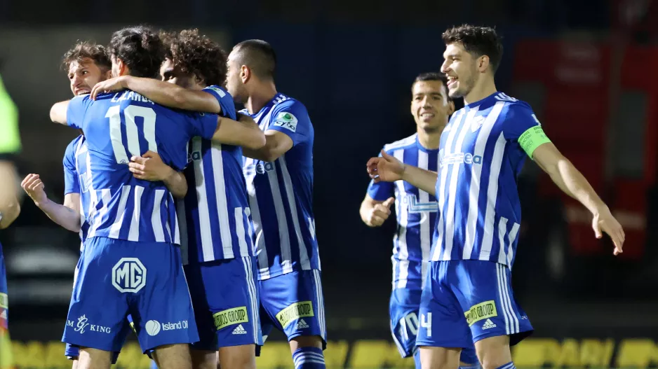 Αξιοποιεί την ευκαιρία ή την πετάει μια και καλή