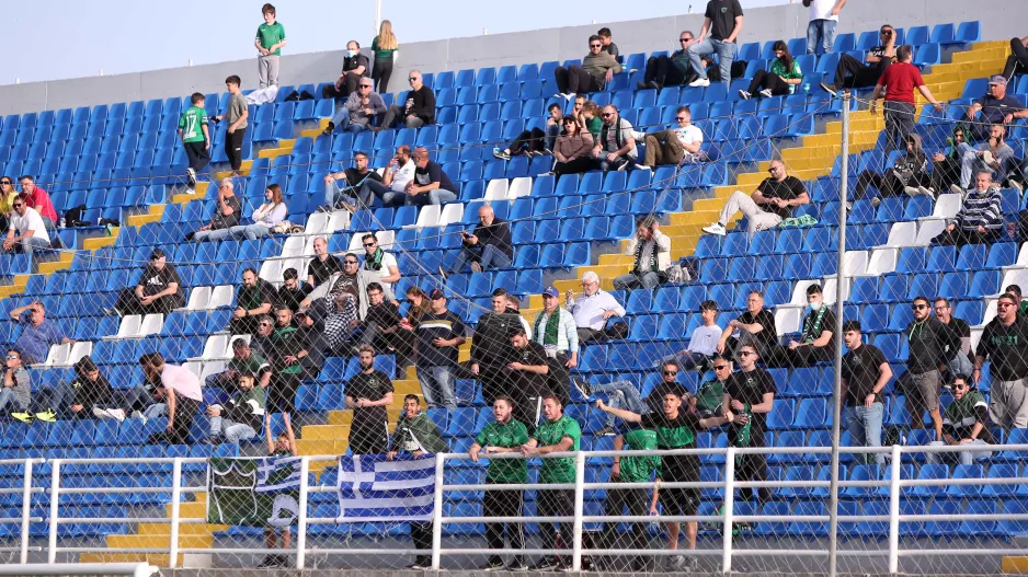 (Ανακοίνωση) "Πριν μας κάνετε μαθήματα ηθικής.../Τέρμα στον τουρισμό"