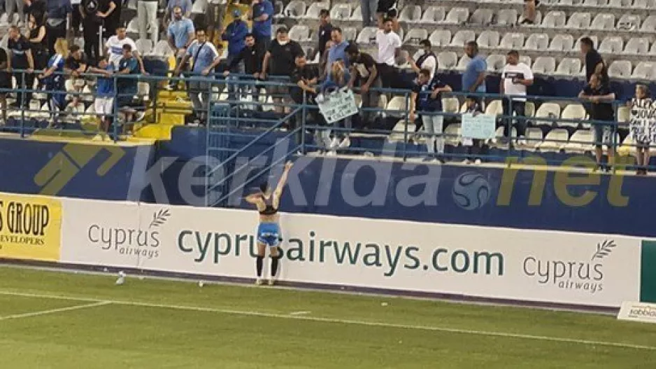 Απόλλων: Οι φανέλες στον κόσμο (βίντεο/φώτος)