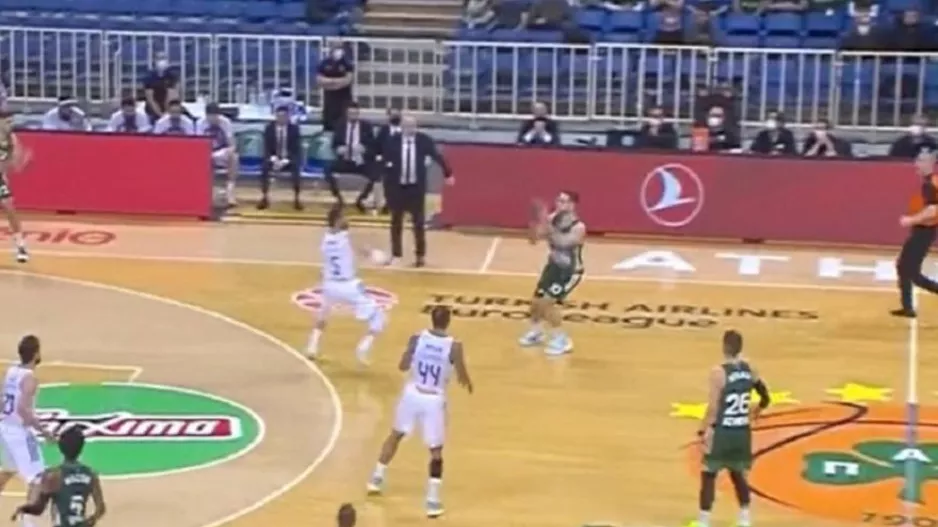 Το μεγάλο buzzer beater τρίποντο του Παπαπέτρου