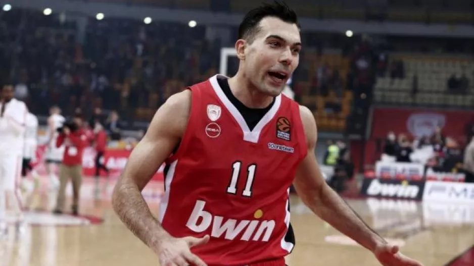 Ξανά εκτός οι Σλούκας και Φαλ