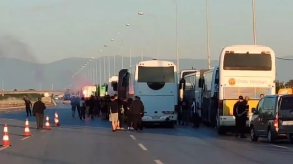 Με εκατοντάδες πούλμαν οι οπαδοί του ΠΑΟΚ στο ΟΑΚΑ! (φώτος/βίντεο)