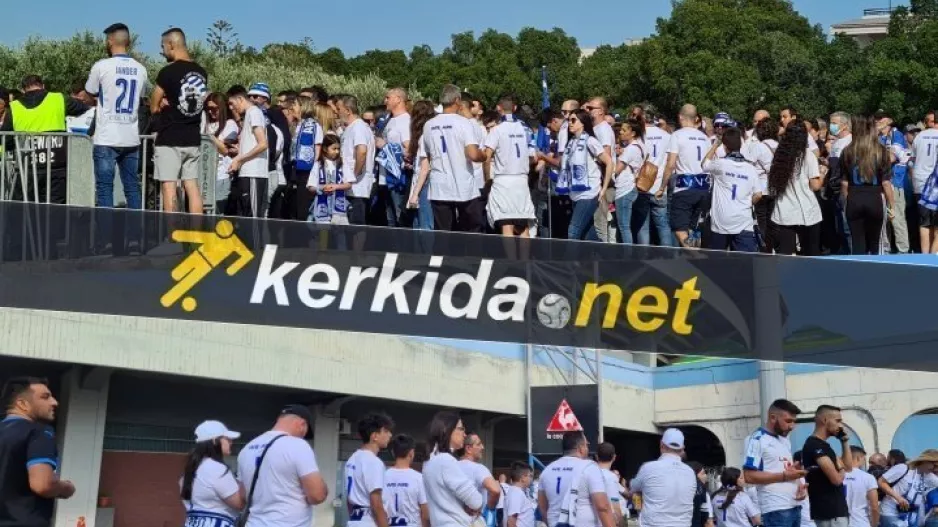 (ΦΩΤΟΣ) Πάρα πολλοί Απολλωνίστες έξω από το Τσίρειο! 