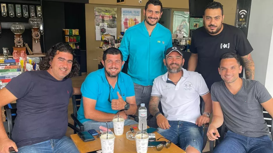 Μεγάλη παρέα.../Απόλλων