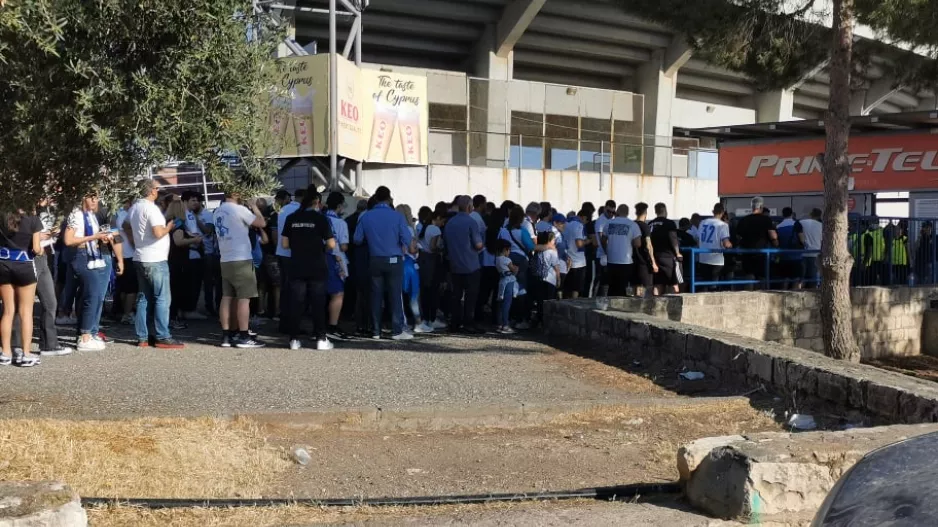 (UPD) Τεράστιες ουρές στο Τσίρειο! (φώτος) 