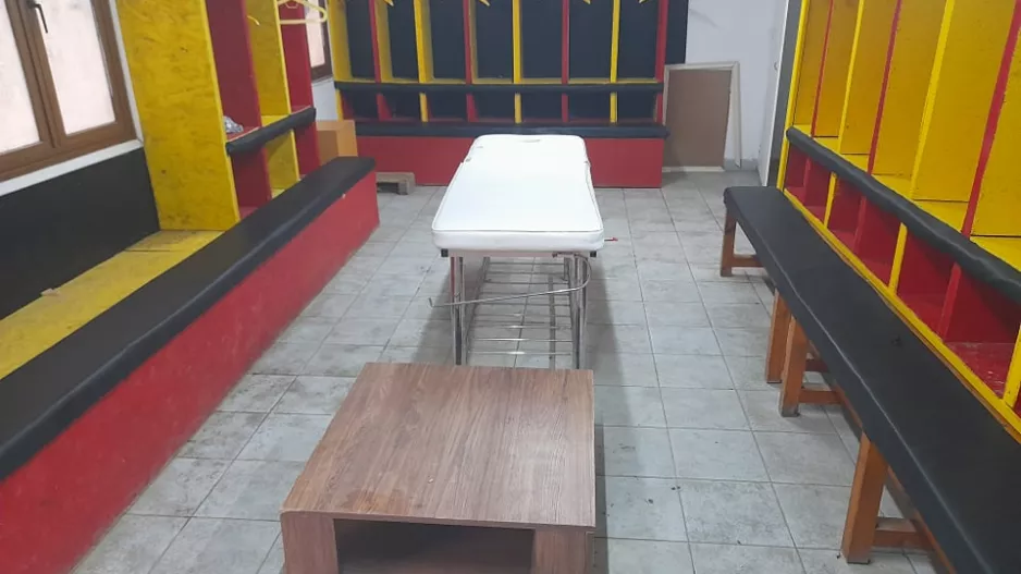 Άφησαν πεντακάθαρα τα αποδυτήρια!