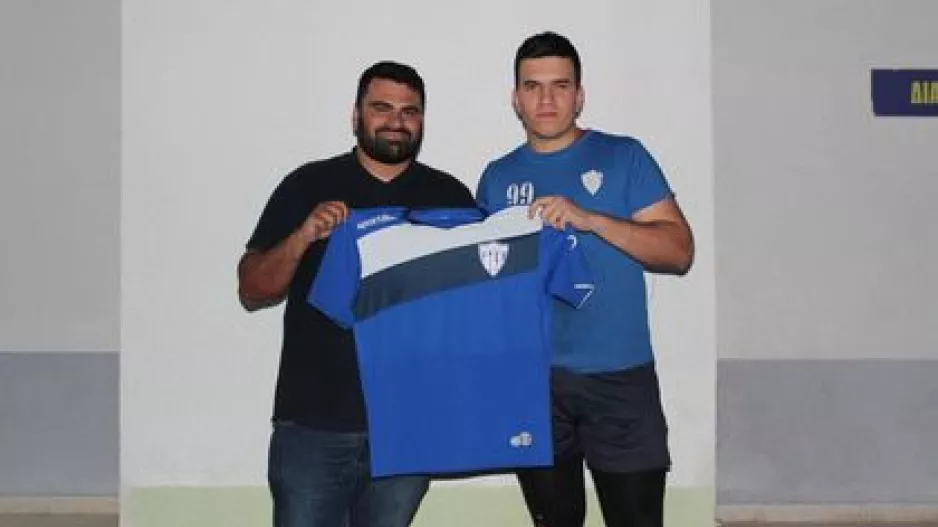 Με Ντένις στον άσο