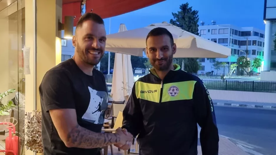 Ανανέωσε με τον αρχηγό!