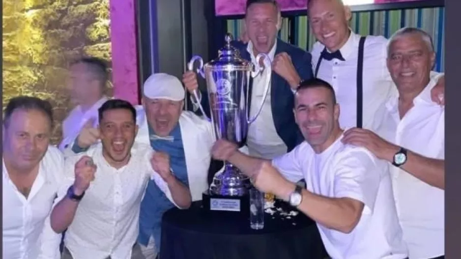 TEAM... Τσόρνι 