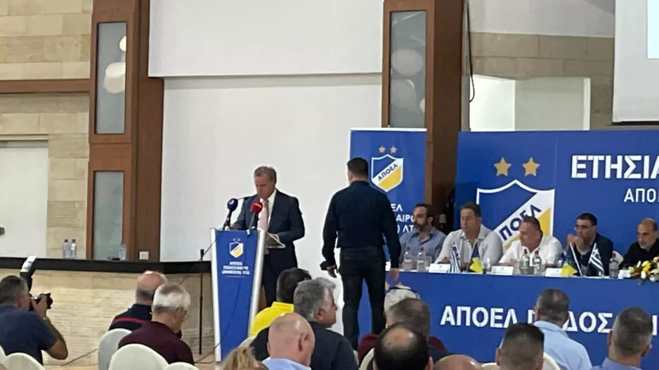 Χειροκρότημα στον Πρόδρομο και μήνυμα... ενότητας