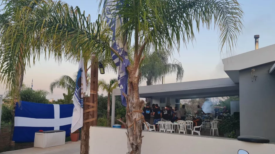 Κάρβουνα/Απόλλων