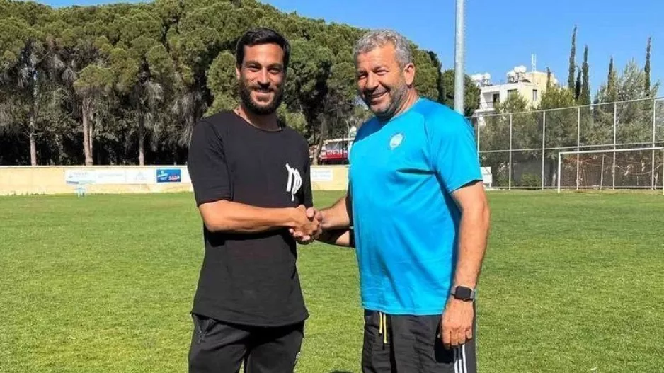 Ανανέωσε με Αναστασίου 