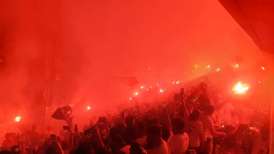 Κάηκε... το Τσίρειο στην απονομή! (ΒΙΝΤΕΟ)