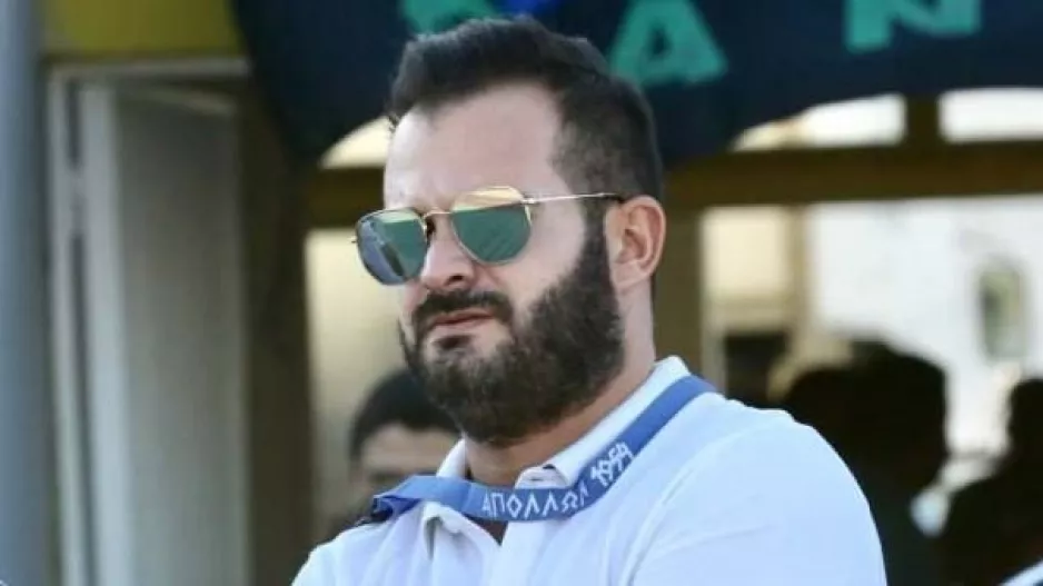 Το... φίλησε/Κιννής