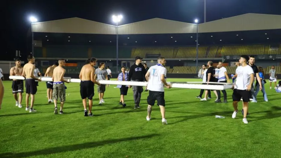 ΑΕΛ - Δόξα: Νέα δοκάρια, νέα δίχτυα λόγω πανηγυρισμών! (φώτος)
