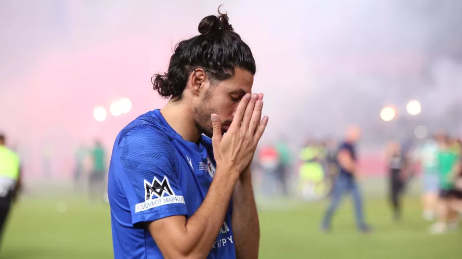 "Άχνα μου το κεφάλι ψηλά-Η Κύπρος όλη ξέρει…"
