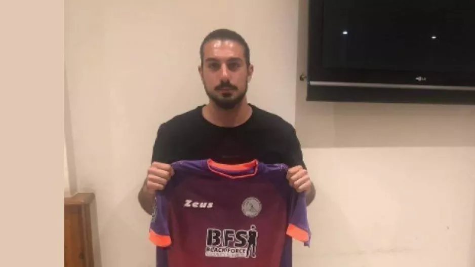 Aνανέωσε με Φώτη
