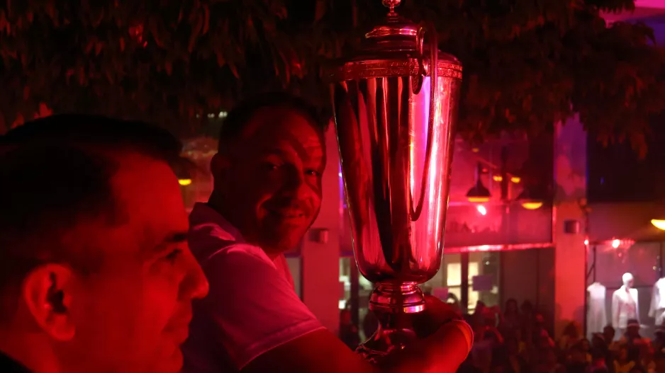 Ξέσπασμα Φανούριου και μικρόφωνο σε Τσόρνιγκερ! (βίντεο kerkida.net)