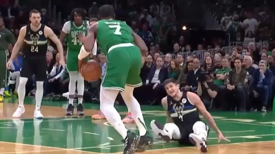 Ειδική αναφορά σε... Jaylen Brown!