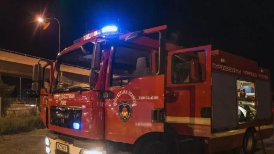 Στις φλόγες αυτοκίνητα κοντά στο Τσίρειο