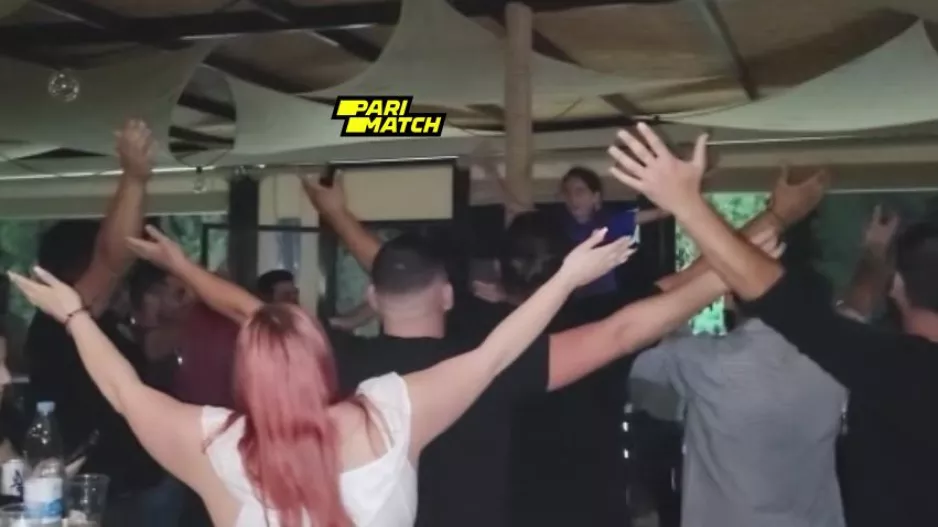 Σε ρόλο οργανωτή, η κορούλα του Προέδρου! (Βίντεο)