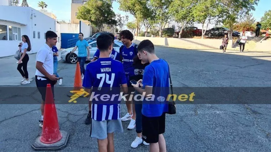 Περικύκλωσαν... τον Ουάρντα! (Φώτος)
