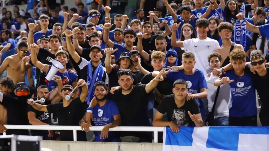 "Δεν βρίσκουμε τις λέξεις να περιγράψουμε όλα αυτά που ζήσαμε/Πήγαμε στις δουλειές μας ΝΙΚΗΤΕΣ"