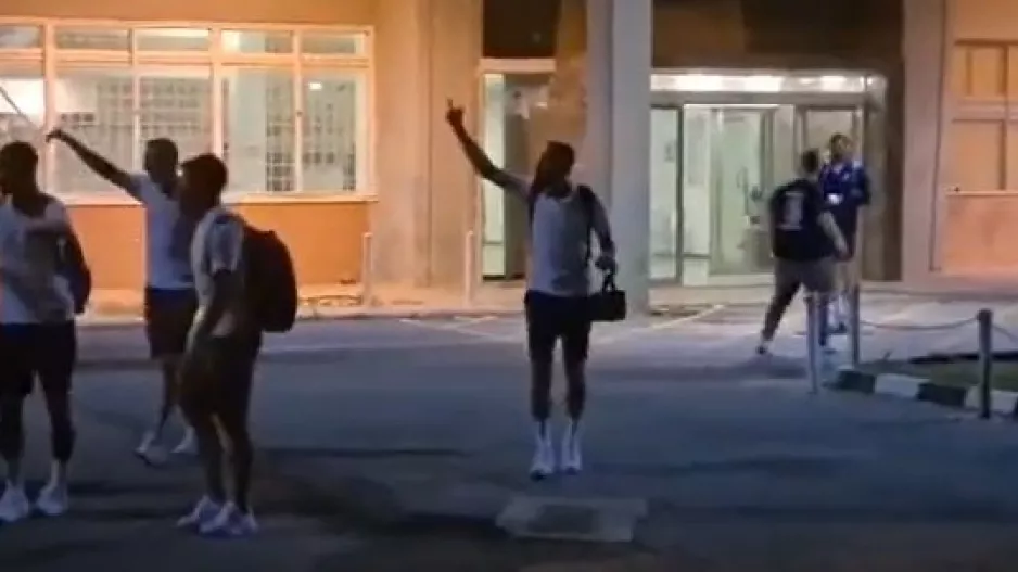 (ΒΙΝΤΕΟ/ΚΕΡΚΙΔΑ) Έτσι... αποχώρησαν οι παίκτες του Απόλλωνα 