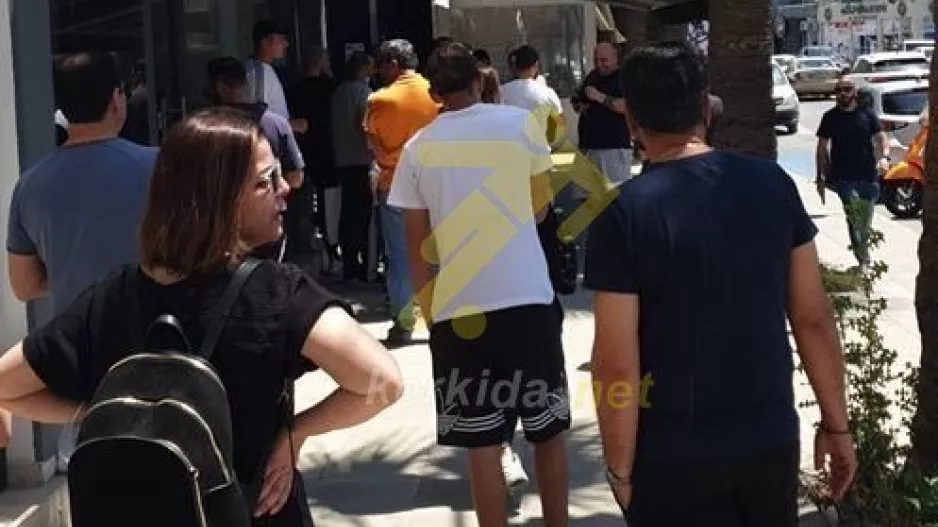 Απόλλων: Ουρές και σήμερα στη μπουτίκ- Εκτόξευση πωλήσεων! (Φώτος Kerkida)