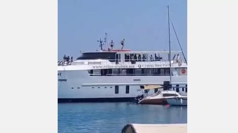Απόλλων: Πάρτι με... Φουρέιρα στο σκάφος! (βίντεο)