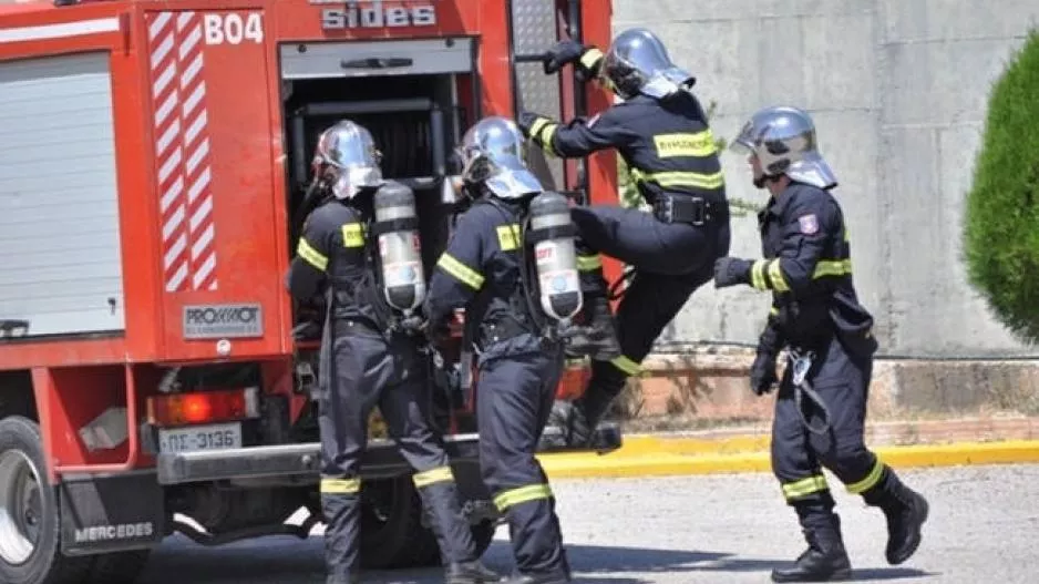 ΕΚΤΑΚΤΟ: Φωτιά στη Λευκωσία - Κινδυνεύουν σπίτια