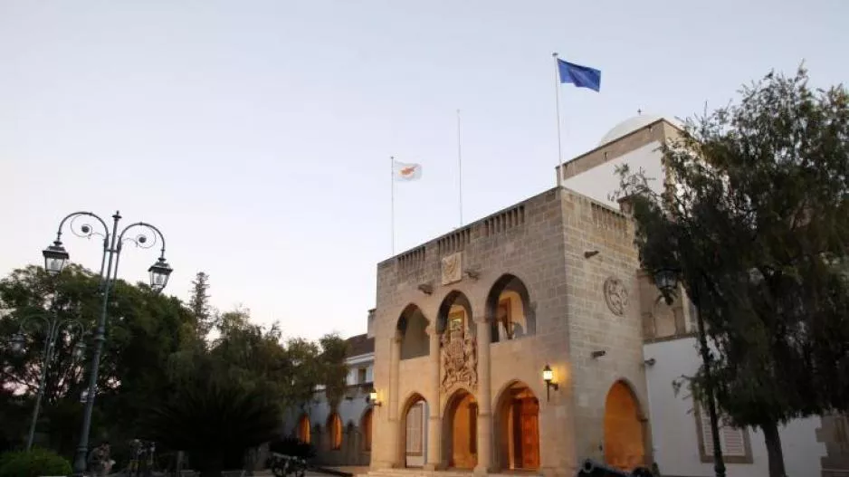 Σύσκεψη στο Προεδρικό για την ακρίβεια