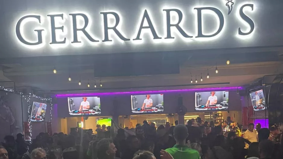 Χαμός στην Gerrard's Kitchen Bar
