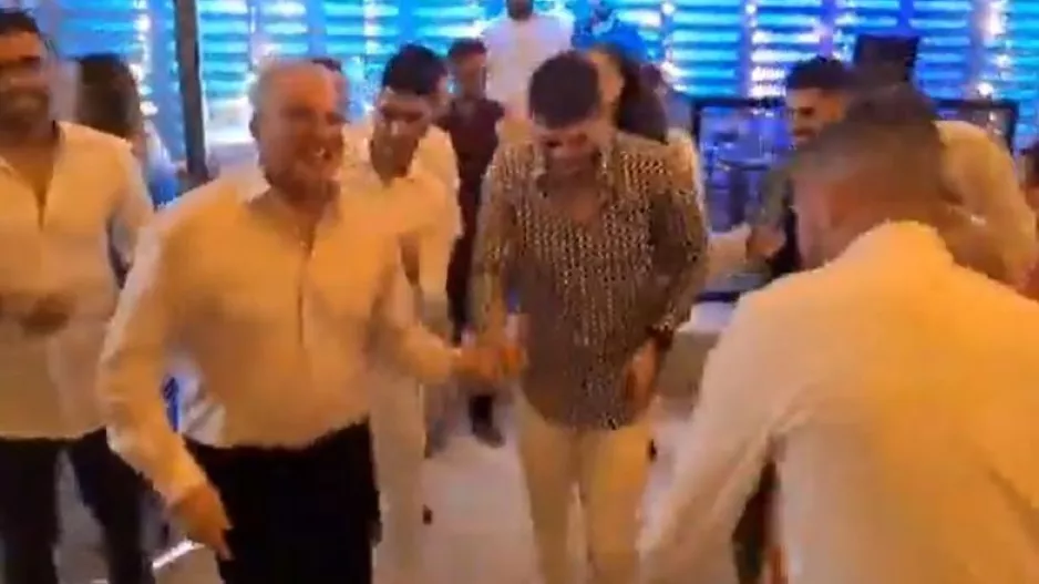 Χορός με παίκτες στο γάμο της Φυτούλας! (βίντεο)