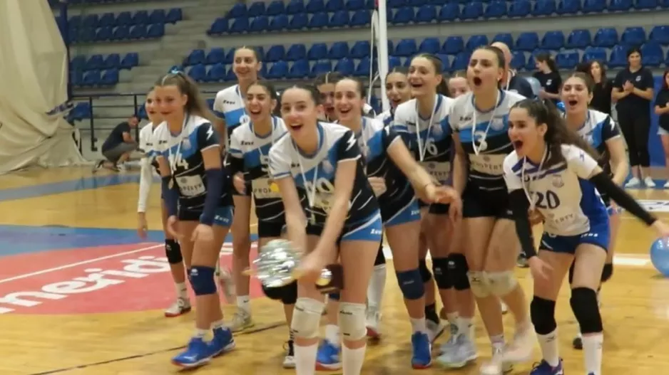 Το σήκωσαν τα κορίτσια του Απόλλωνα! (βίντεο/φώτος)