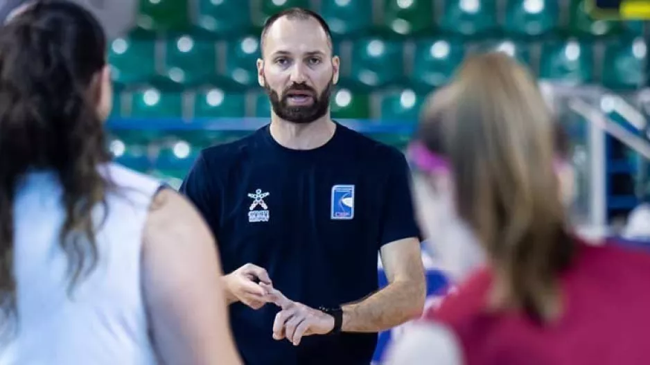 Πιττάκας: "Να διεκδικήσουμε όλα τα παιχνίδια με αξιοπρεπή παρουσία"