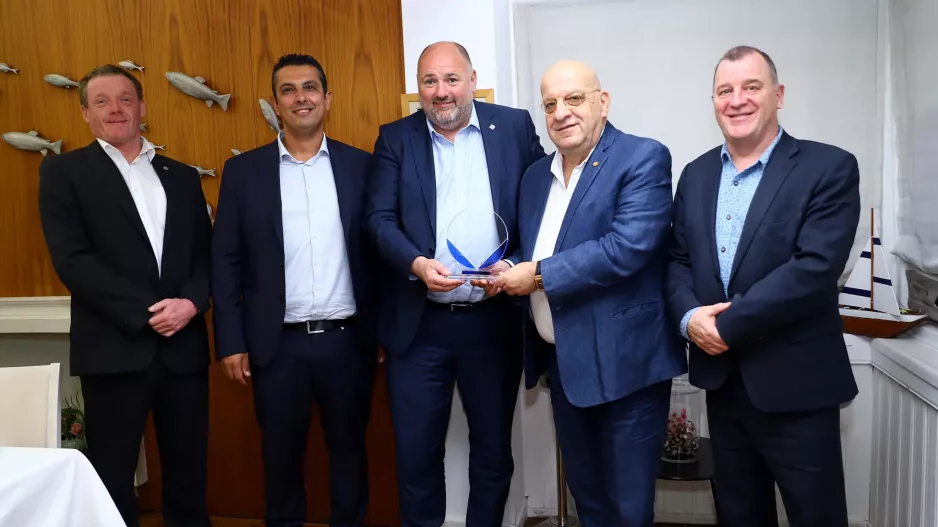 Δεξιώθηκε τους Βορειοιρλανδούς η ΚΟΠ
