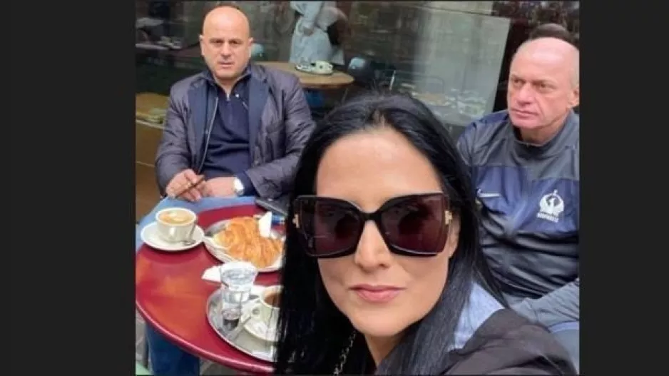 ΔΕΝ αλλάζει/Τιμούρ
