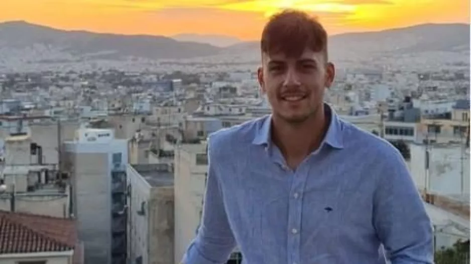 Πήγε στην Αθήνα και... αποφασίζει