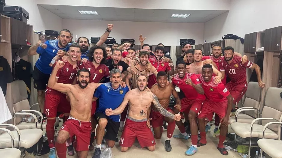 Με Χοφ στ΄αποδυτήρια! 