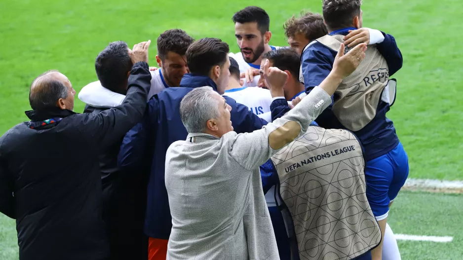 Μόνο ΕΝΑΣ με Κωστένογλου!