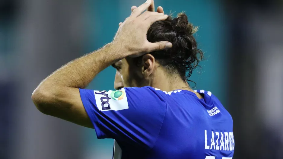 Επιστρέφει στη βάση του ο Λάζαρος