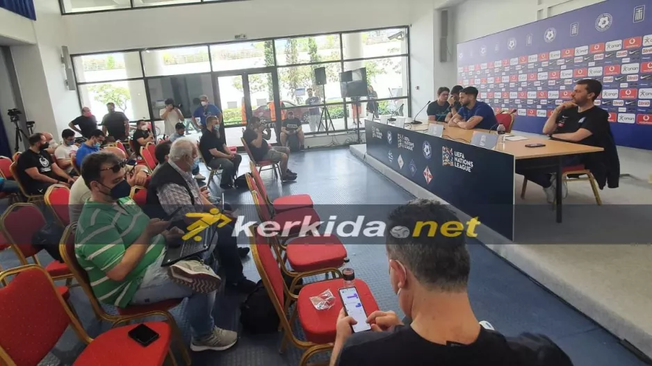 Ωραίο στην διάσκεψη/ Ο Πογέτ, το ΑΠΟΕΛ και το... "Δόξα τον Θεό" απ' το πάνελ! 