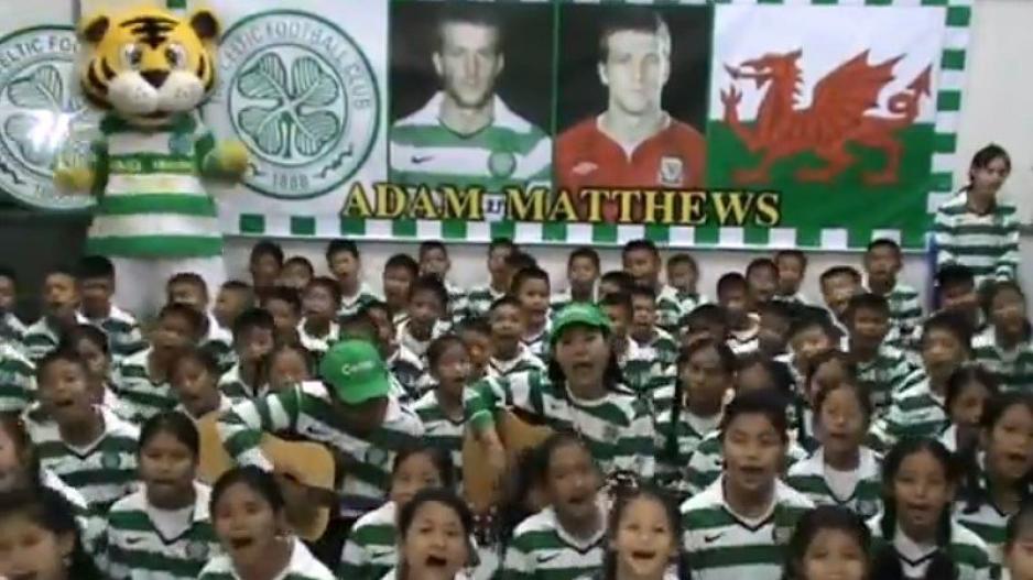 Τραγούδι - Αφιέρωση/ Μικρά παιδάκια τραγουδούν για τον Adam Matthews! (Βίντεο)