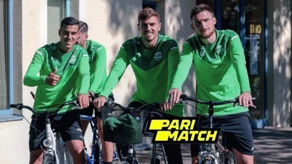ΦΩΤΟΣ / Bραδινή ποδηλασία στη Λετονία 