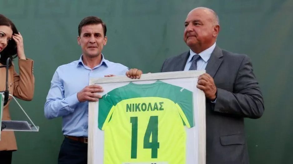 Η συγκίνηση του πατέρα (Φώτος)