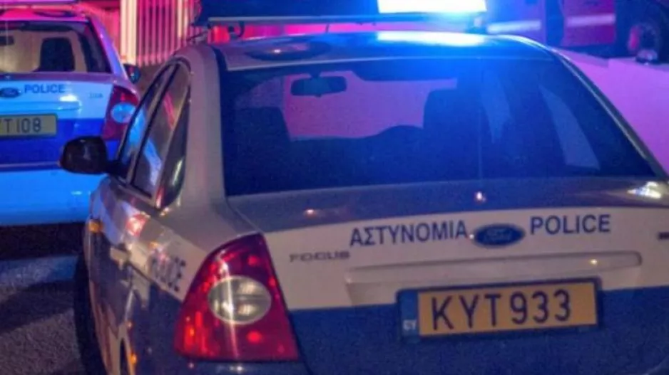 Επεισοδιακή καταδίωξη -Συγκρούστηκε με περιπολικό για να διαφύγει