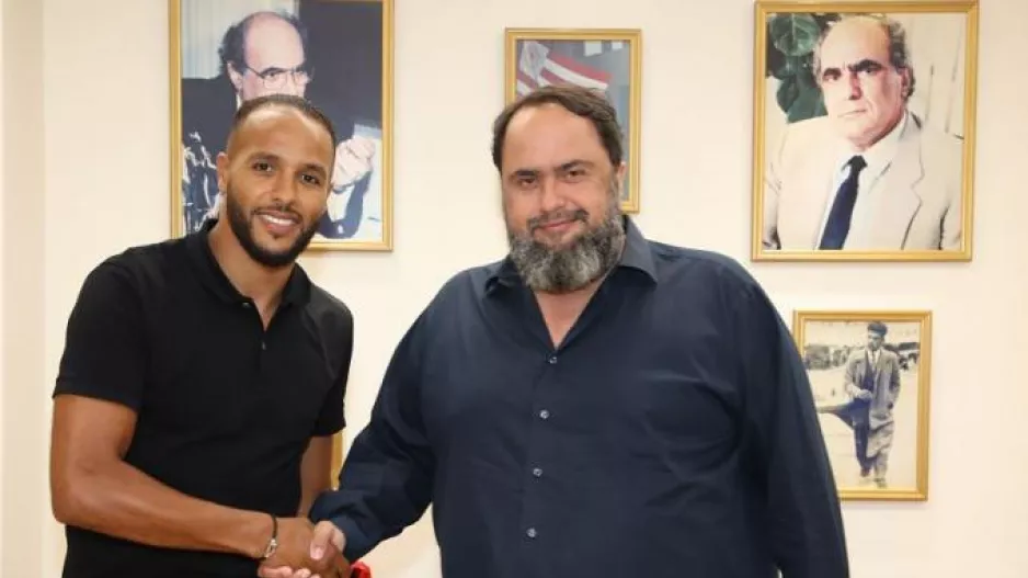 Έδωσε... χρυσάφι στον Ελ Αραμπί για να μείνει