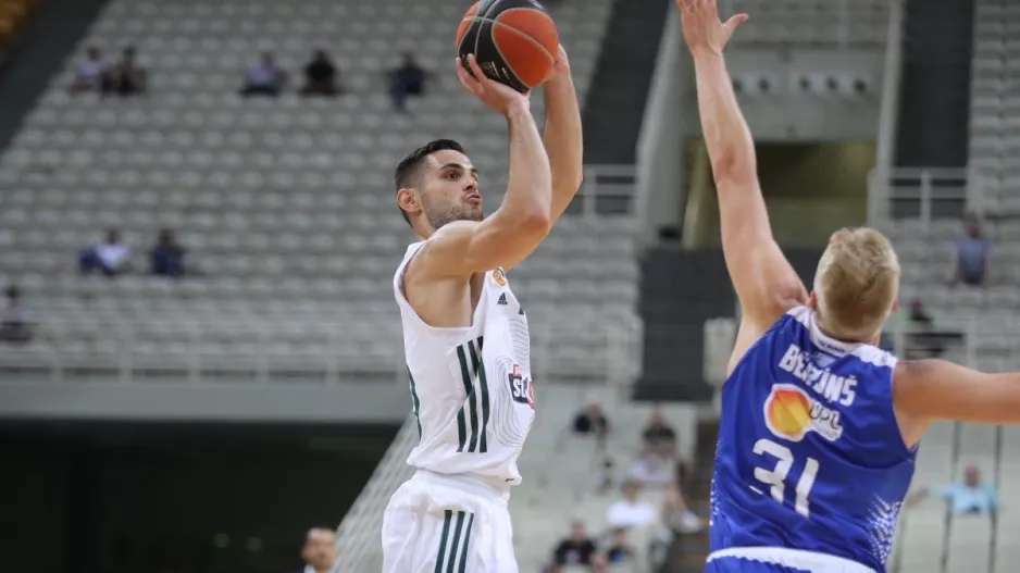 Στη δωδεκάδα ο Παπαπέτρου για τον 5ο ημιτελικό με τη Λάρισα