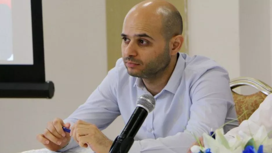 Τρέχει/Ανόρθωση
